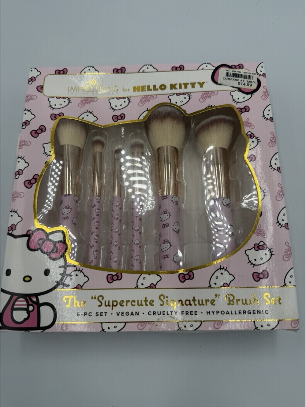 Impressions Vanity Hello Kitty "Supercute Signature" 6-piece brush set